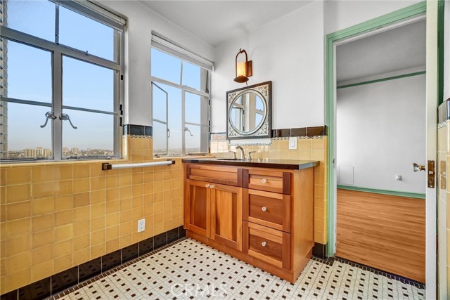 Detail Gallery Image 18 of 39 For 800 E Ocean Bld #902,  Long Beach,  CA 90802 - 1 Beds | 1 Baths