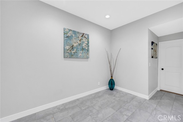 Detail Gallery Image 15 of 48 For 404 E Kingsley Ave, Pomona,  CA 91767 - 5 Beds | 3 Baths