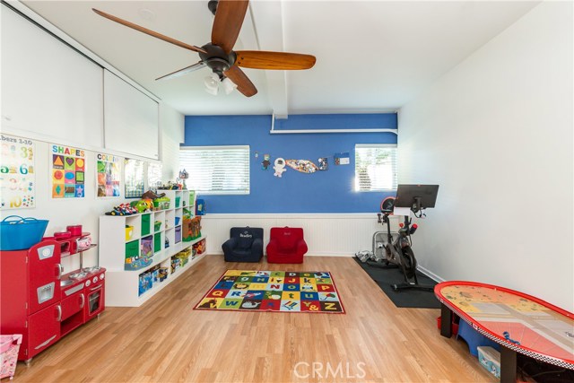 1930 Gates Avenue, Redondo Beach, California 90278, 4 Bedrooms Bedrooms, ,2 BathroomsBathrooms,Residential,Sold,Gates,SB17239124