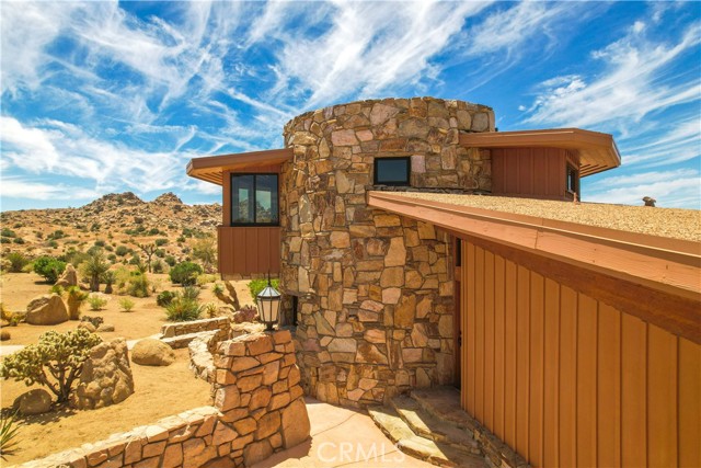 Detail Gallery Image 40 of 75 For 55290 Flying Tigers Rd, Pioneertown,  CA 92268 - 4 Beds | 3 Baths
