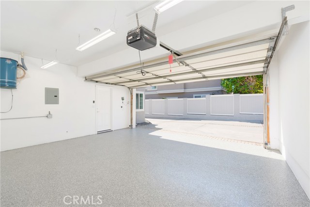 Detail Gallery Image 53 of 75 For 2205 Clark Ln a,  Redondo Beach,  CA 90278 - 3 Beds | 2/1 Baths