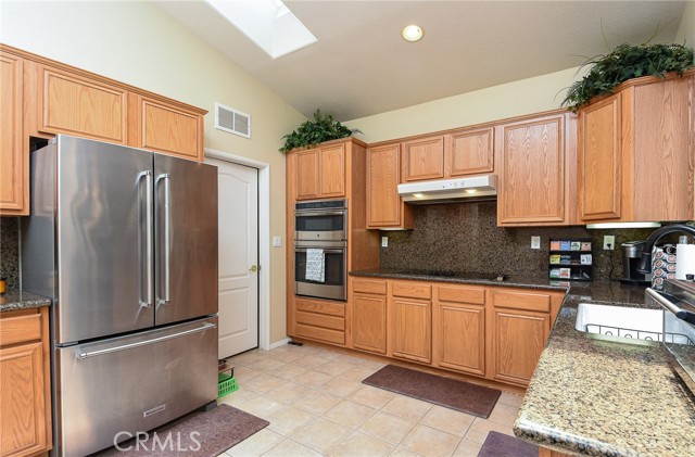 24182 Via Llano, Murrieta CA: https://media.crmls.org/medias/641d97ff-0106-47aa-bdfb-2e934e0e3f3b.jpg
