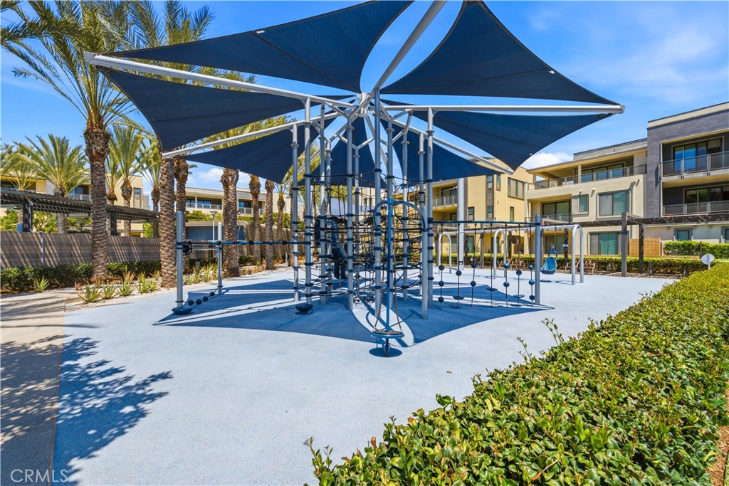 https://media.crmls.org/medias/641dd735-7529-4e78-bb87-b6824d82afb4.jpg?preset=X-Large