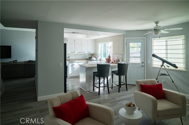 1454 Cresta, Corona CA: https://media.crmls.org/medias/641de68b-8723-4194-8be5-f0d716ab76e2.jpg