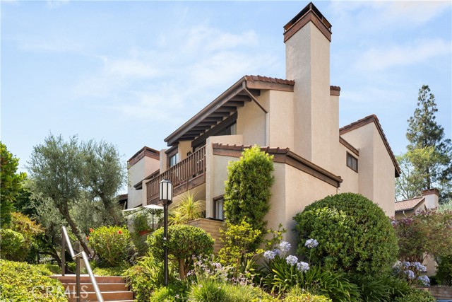 21730 Marylee Street, Woodland Hills CA: https://media.crmls.org/medias/641dfe5d-d163-42e4-a227-18936d96429a.jpg