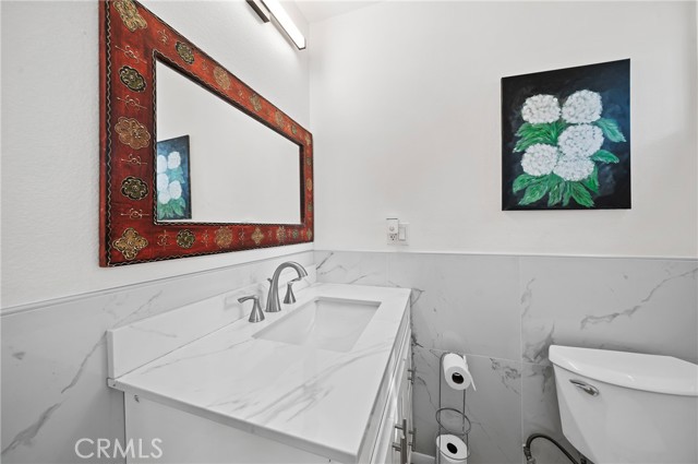 Detail Gallery Image 10 of 27 For 717 North Angeleno Avenue, Azusa,  CA 91702 - 4 Beds | 2/1 Baths
