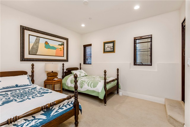 Detail Gallery Image 19 of 28 For 320 33rd, Manhattan Beach,  CA 90266 - 3 Beds | 4 Baths