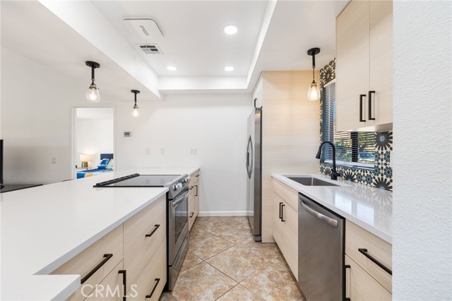 Detail Gallery Image 5 of 42 For 77247 Olympic, Palm Desert,  CA 92211 - 2 Beds | 2 Baths