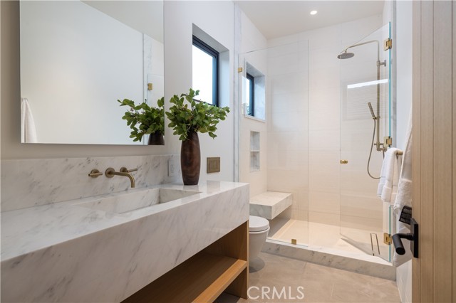 Detail Gallery Image 41 of 48 For 2100 Windward Ln, Newport Beach,  CA 92660 - 5 Beds | 5/3 Baths