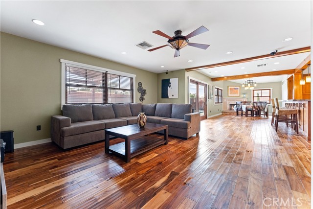 1944 W Lullaby Lane, Anaheim CA: https://media.crmls.org/medias/64206d83-2e36-423e-8319-583ec372b292.jpg