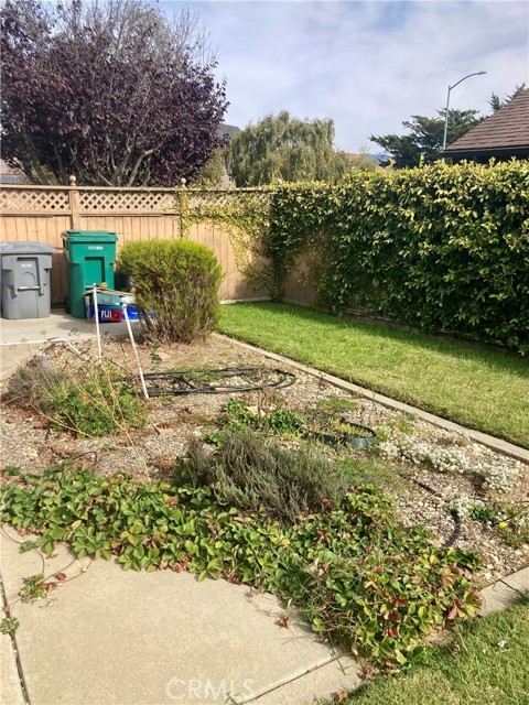 Detail Gallery Image 23 of 27 For 841 Vista Del Collados, San Luis Obispo,  CA 93405 - 3 Beds | 3 Baths