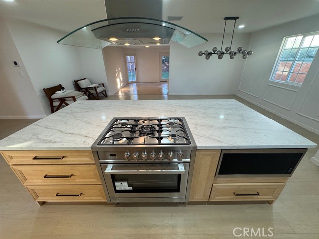 Detail Gallery Image 8 of 15 For 1344 E Mayfair, Orange,  CA 92867 - 3 Beds | 2 Baths