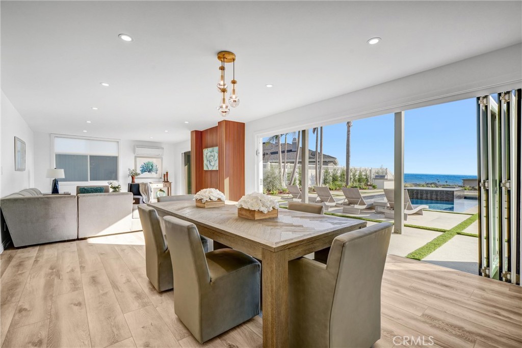 64222694 Ef73 43d4 A869 138c77b4b59a