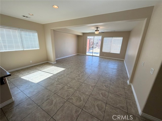 Detail Gallery Image 6 of 27 For 12810 Ethan, Victorville,  CA 92392 - 4 Beds | 2 Baths