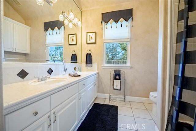 2454 Remington Court, Merced CA: https://media.crmls.org/medias/6423b803-7c9d-4777-819f-57f05bc6b4aa.jpg