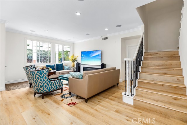 Detail Gallery Image 11 of 61 For 154 Treehouse, Irvine,  CA 92603 - 5 Beds | 4/1 Baths