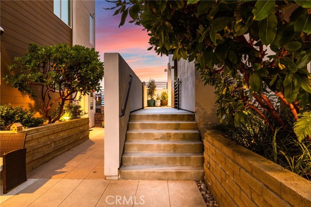 1920 S Pacific Coast Highway, Redondo Beach CA: https://media.crmls.org/medias/64243407-190e-4448-a616-7f6e1cbfb090.jpg