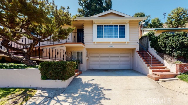 Detail Gallery Image 1 of 40 For 7878 Shadyspring Dr, Burbank,  CA 91504 - 2 Beds | 2 Baths