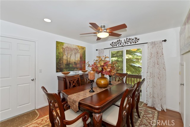 31816 Silver Spruce Drive, Running Springs CA: https://media.crmls.org/medias/642556b2-bc5a-41d7-a310-4054ff0f6240.jpg