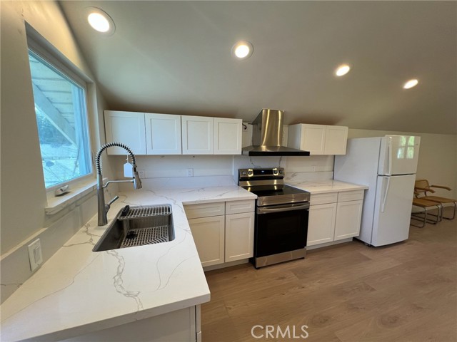 Detail Gallery Image 3 of 15 For 1161 N Summit Ave #2,  Pasadena,  CA 91103 - 1 Beds | 1 Baths