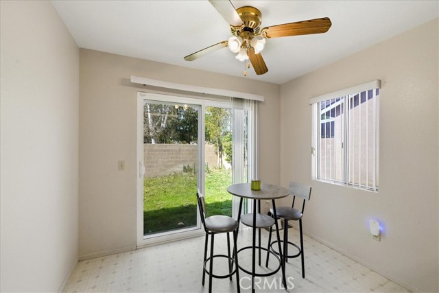 Detail Gallery Image 12 of 41 For 717 Balsam Way, Hemet,  CA 92545 - 2 Beds | 2 Baths