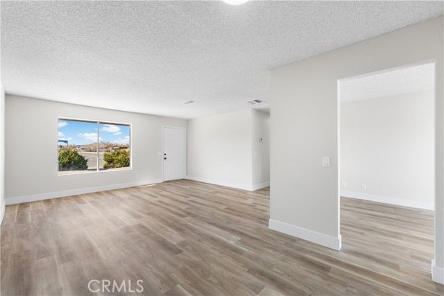 Detail Gallery Image 9 of 45 For 40596 Fieldspring, Lancaster,  CA 93535 - 3 Beds | 2 Baths