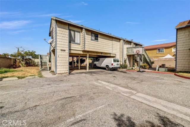 Detail Gallery Image 4 of 8 For 8582 Tamarind, Fontana,  CA 92335 - – Beds | – Baths