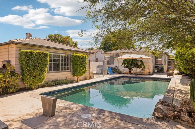 7528 Amigo Avenue, Reseda CA: https://media.crmls.org/medias/64277072-edea-4dc9-8022-e068342884b7.jpg