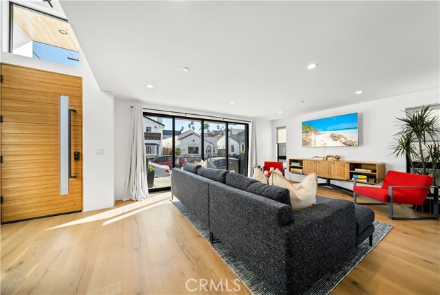 171 Savona Walk, Long Beach CA: https://media.crmls.org/medias/6427e30b-b241-4314-9208-4ba54ddd3d52.jpg