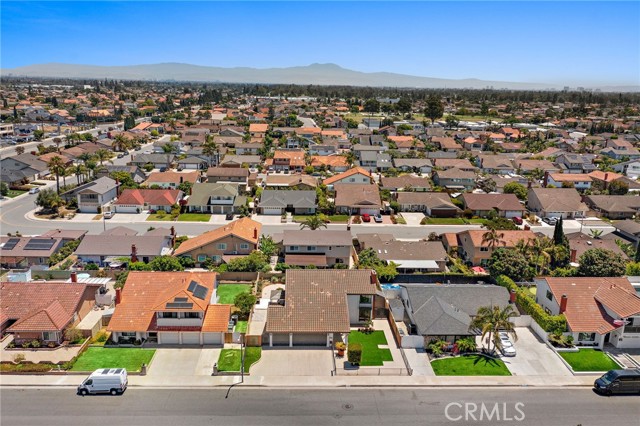 16086 Sweetleaf Street, Fountain Valley CA: https://media.crmls.org/medias/6427fceb-d140-41bd-bb2f-0a0b060ba977.jpg