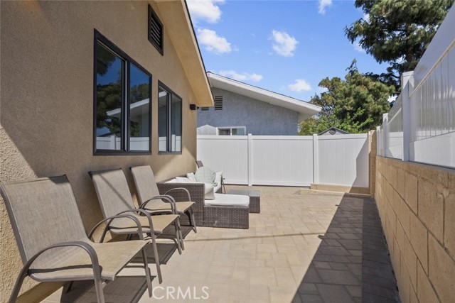 8049 Lullaby Lane, Panorama City CA: https://media.crmls.org/medias/64283e64-d279-44a9-92c6-3c17ca308018.jpg