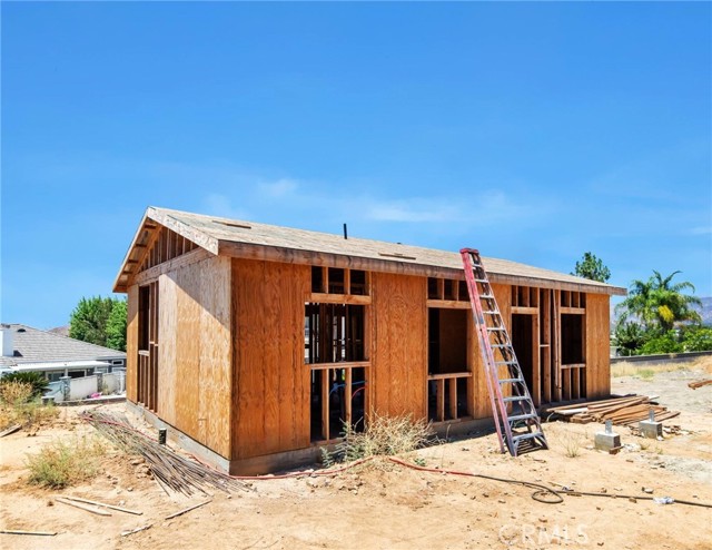 11570 Bryant Street, Yucaipa CA: https://media.crmls.org/medias/6428bb84-9275-4015-a14a-cf72377e5171.jpg