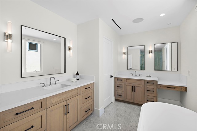 Detail Gallery Image 36 of 49 For 509 Carnation, Corona Del Mar,  CA 92625 - 3 Beds | 3/1 Baths