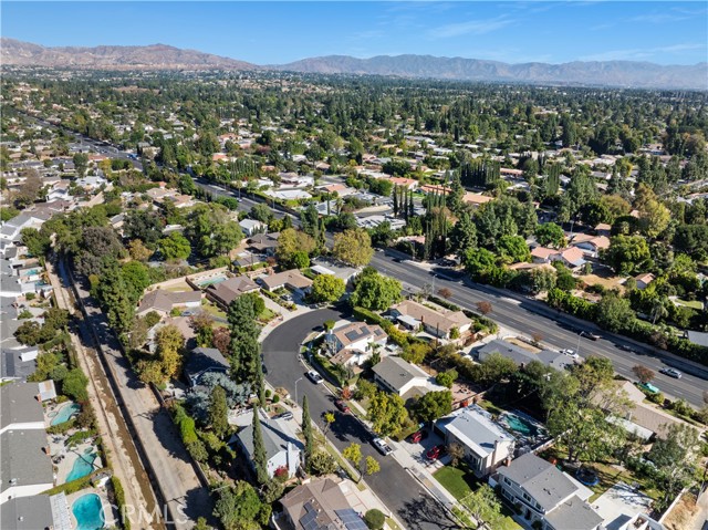 Detail Gallery Image 19 of 48 For 19710 Superior St, Chatsworth,  CA 91311 - 4 Beds | 4 Baths