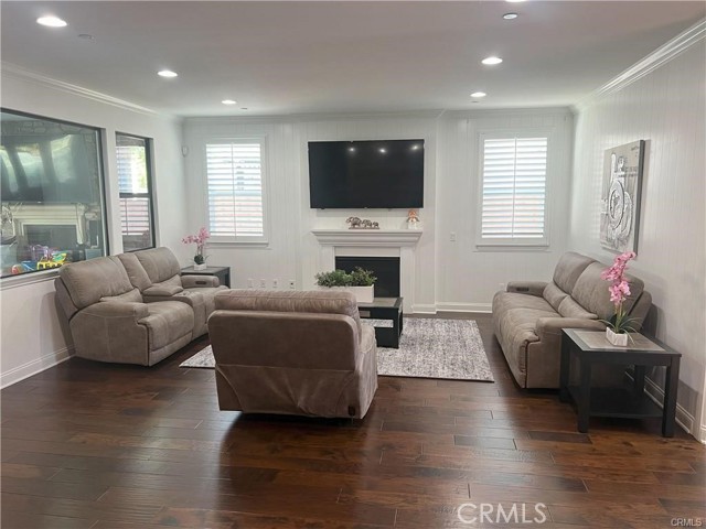 4866 Stoneglen Avenue, Fontana CA: https://media.crmls.org/medias/64297ed0-67b9-489c-b51f-2321063a7efb.jpg