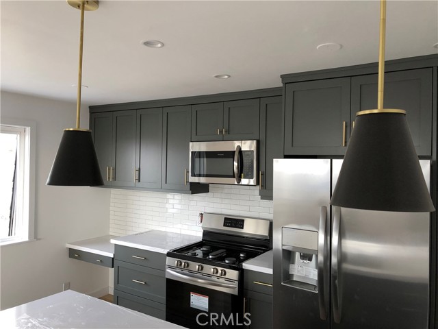 200 39th Street, Manhattan Beach CA: https://media.crmls.org/medias/642a96d8-4179-44c7-a619-a8361db8c1ba.jpg