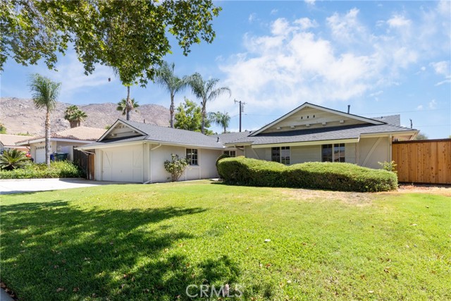 Detail Gallery Image 3 of 40 For 22629 De Soto St, Grand Terrace,  CA 92313 - 4 Beds | 2 Baths