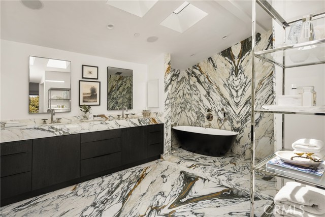 412 29th Street, Newport Beach CA: https://media.crmls.org/medias/642d1f92-e221-4e86-b0e5-c694719460dd.jpg