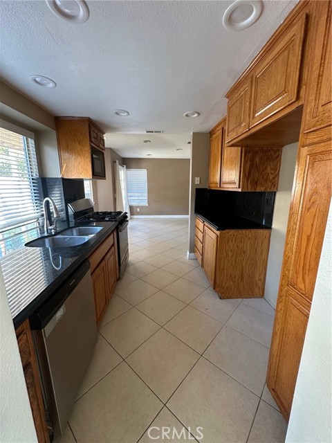 Detail Gallery Image 17 of 44 For 13470 Mallorca, Chino Hills,  CA 91709 - 4 Beds | 3 Baths