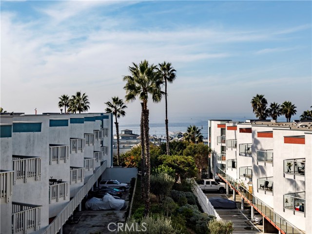 510 The Village, Redondo Beach, California 90277, 2 Bedrooms Bedrooms, ,2 BathroomsBathrooms,Residential,Sold,The Village,SB17269762