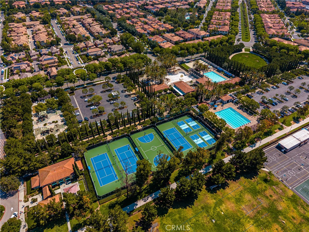 https://media.crmls.org/medias/642da5f2-20d9-4034-b9bf-f79c8ed3a140.jpg?preset=X-Large