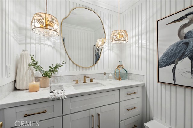 11 Mainsail Drive, Corona del Mar CA: https://media.crmls.org/medias/642e1388-d3a5-47a6-b31c-215a70c570ed.jpg