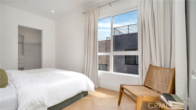 Detail Gallery Image 9 of 17 For 1347 Seward St., Los Angeles,  CA 90028 - 3 Beds | 2 Baths