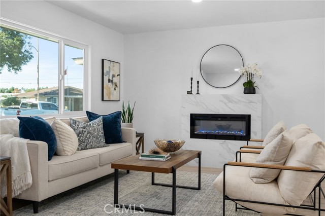 Detail Gallery Image 6 of 22 For 509 S Glenarbor, Santa Ana,  CA 92704 - 3 Beds | 2 Baths