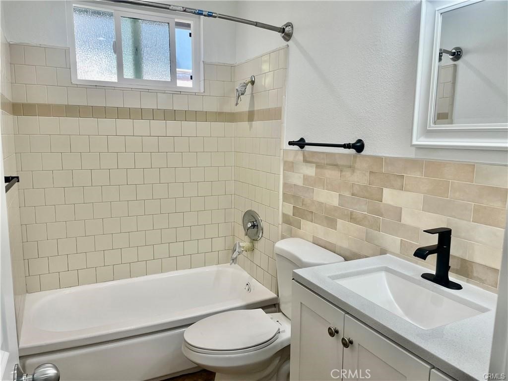 723 N Del Valle
