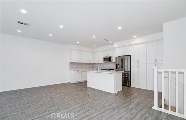 Image 2 of 14 For 606 White Oaks