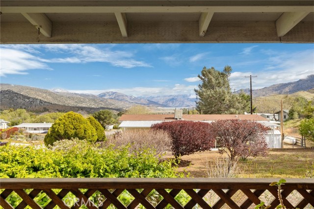 Detail Gallery Image 3 of 42 For 239 Lake Dr, Bodfish,  CA 93205 - 3 Beds | 2 Baths