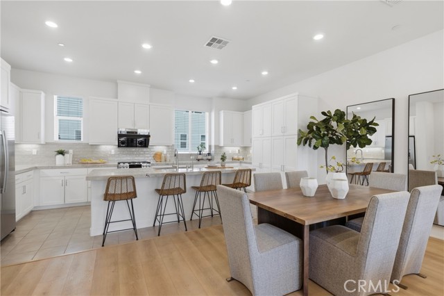 Detail Gallery Image 9 of 60 For 253 Sash, Irvine,  CA 92618 - 2 Beds | 2/1 Baths