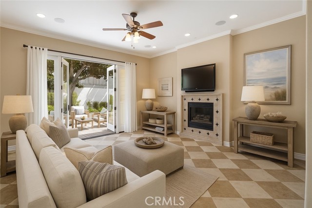 431 Iris Avenue, Corona del Mar CA: https://media.crmls.org/medias/64317b8a-d3d8-452f-bc0b-664d2464df91.jpg