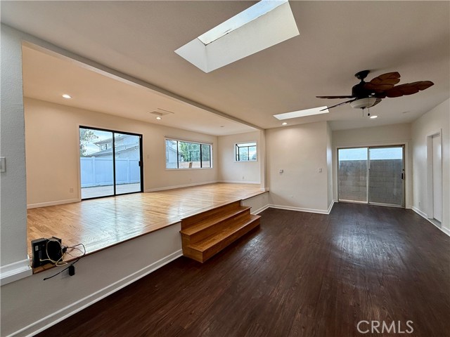 Detail Gallery Image 12 of 25 For 14621 Fonthill Ave, Hawthorne,  CA 90250 - 3 Beds | 2 Baths